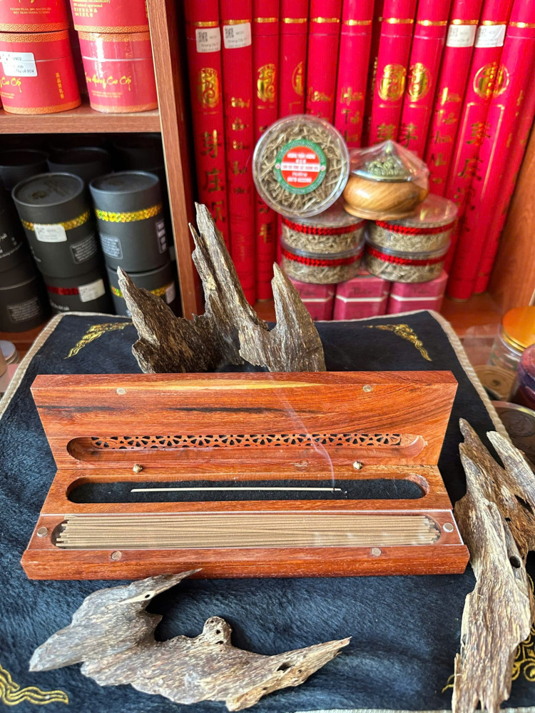 Nhang Trầm Doanh Nhân Không Tim