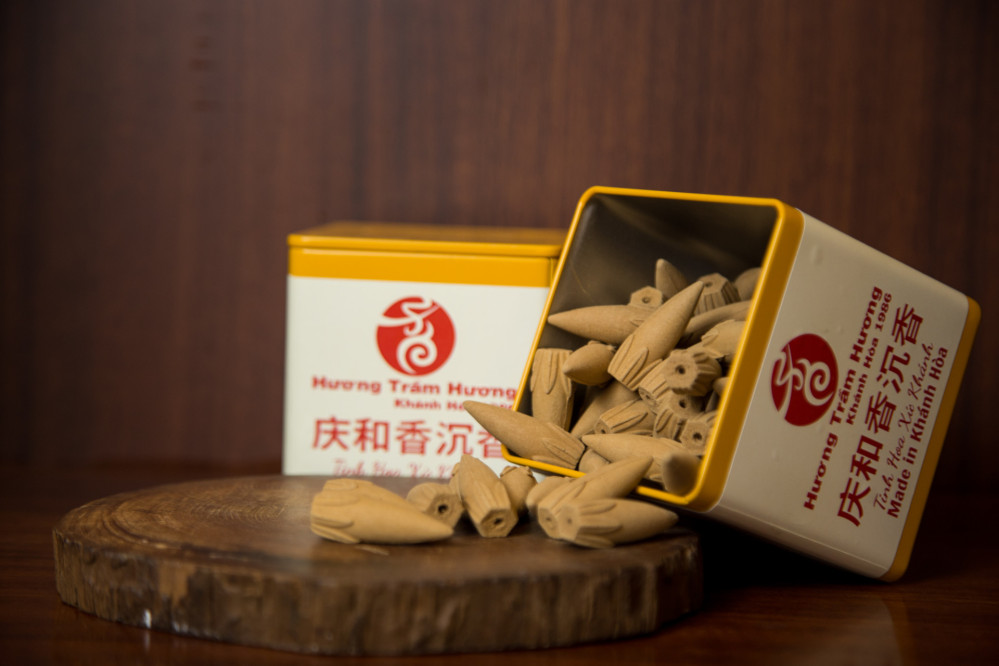 Nhang Nụ Doanh Nhân Trầm Hương Khánh Hòa – Hộp 85 Nụ Cao Cấp, Hương Thơm Ngọt Thanh Tự Nhiên