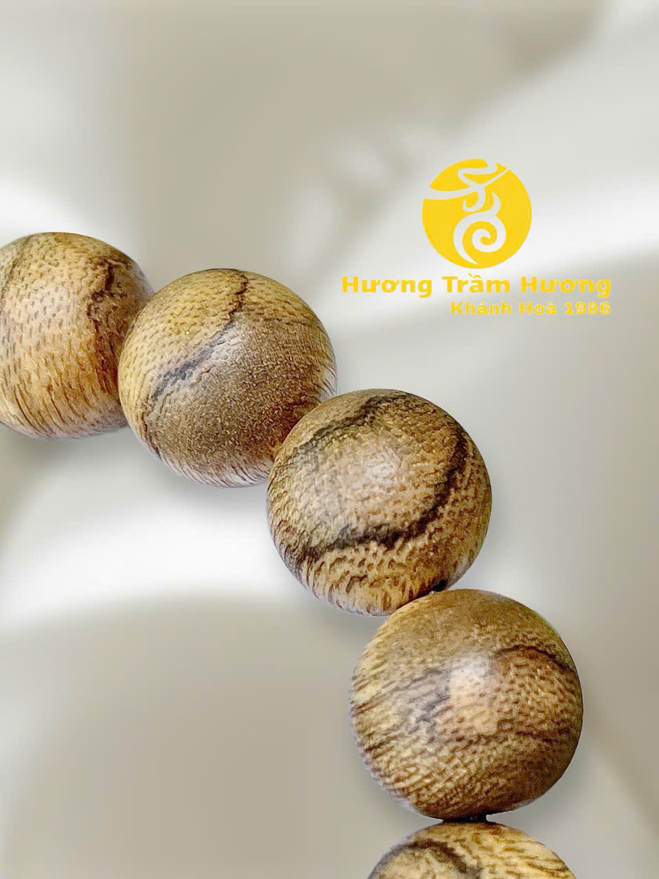 Vòng Trầm Hương 18Ly Nam – Quý An Mộc