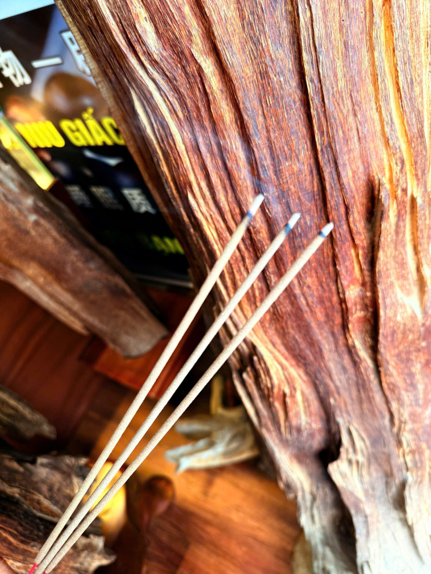 Nhang Trầm Gia Tiên Tài Lộc