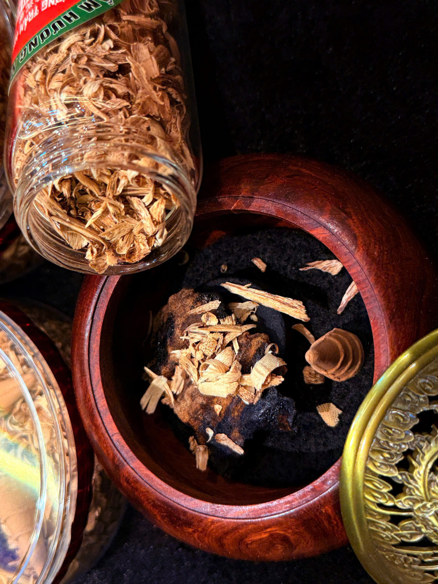 Trầm Hương Vụn Xông Tẩy Uế, làm sạch không gian, cân bằng năng lượng