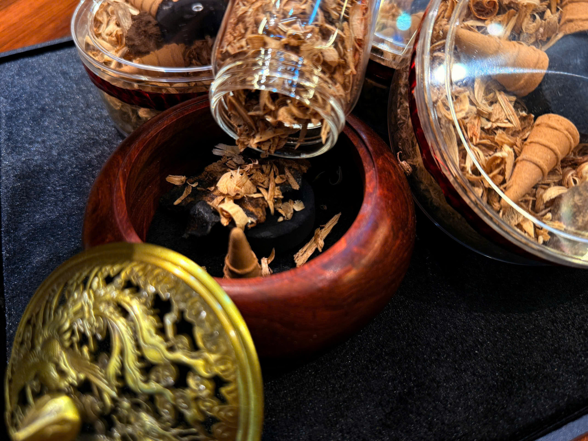 Trầm Hương Vụn Xông Tẩy Uế, làm sạch không gian, cân bằng năng lượng