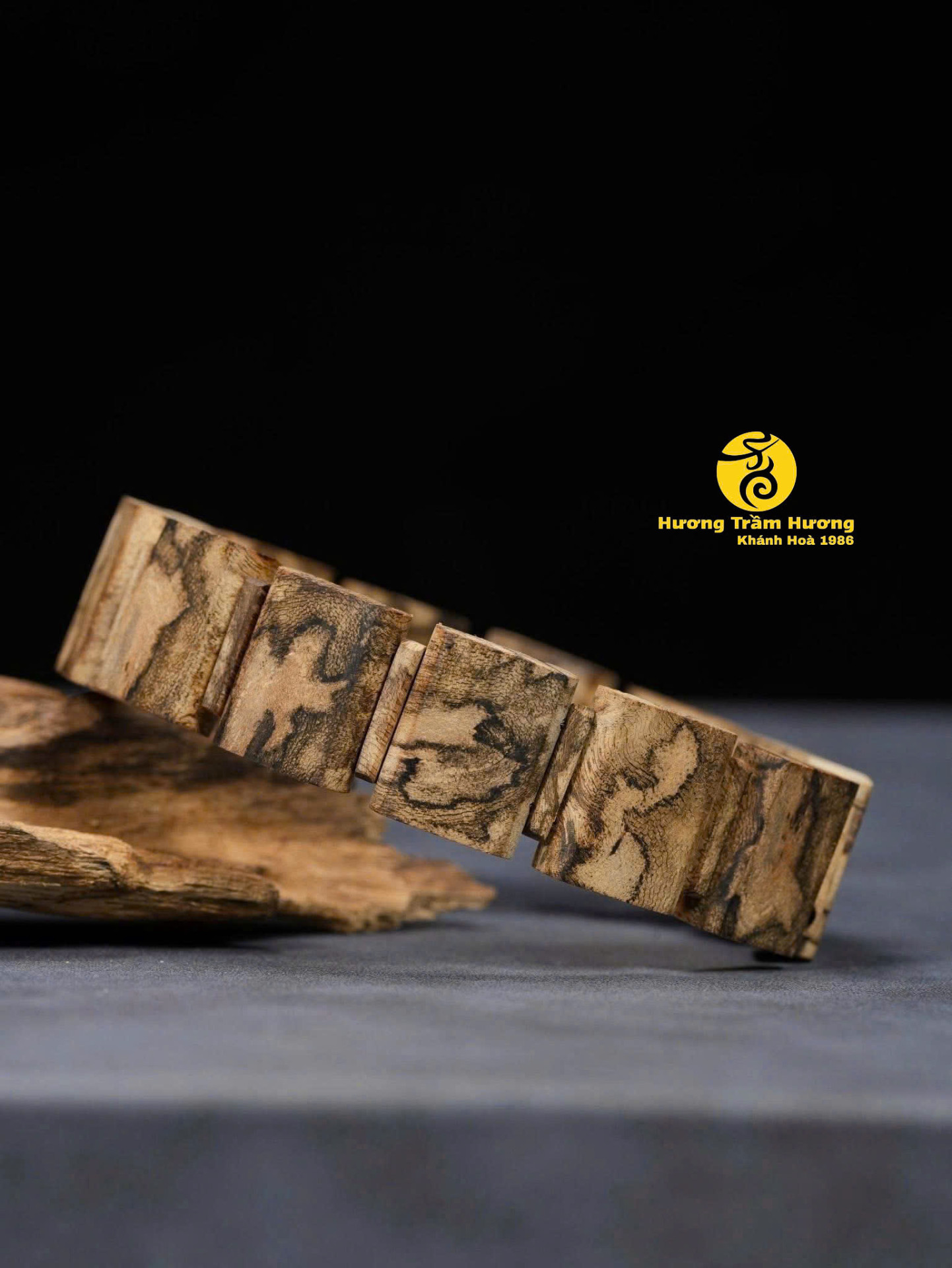 Kim Điểu Ưng – Vẻ đẹp của bản lĩnh và sự tự do trong từng hạt trầm