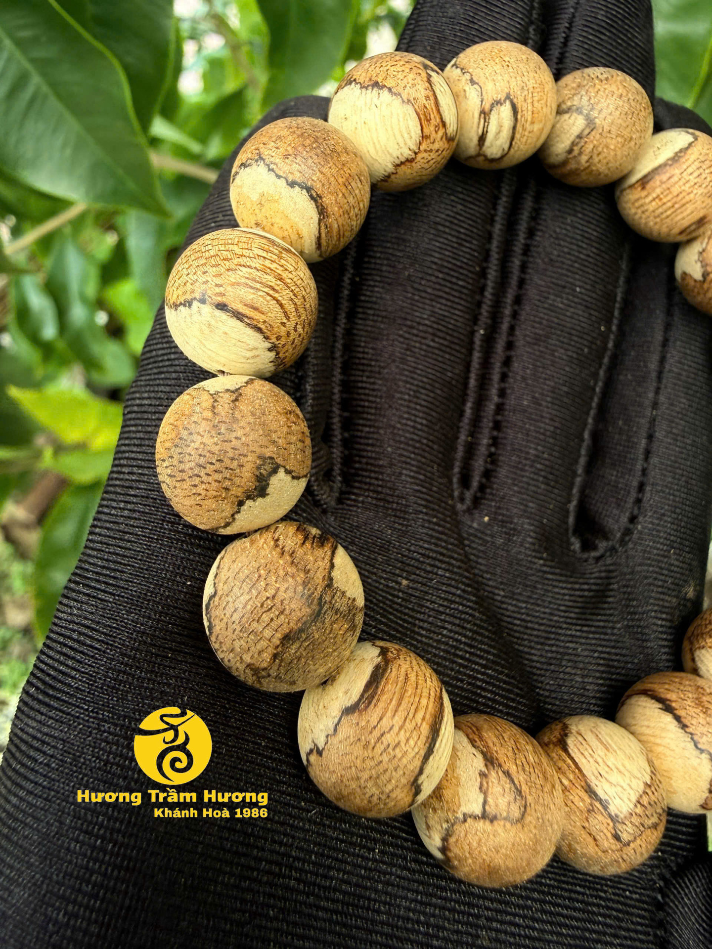 NGỌC PHÚC ĐỒNG – VÒNG TRẦM BÔNG 12LY CHO NAM TINH TẾ, LỊCH LÃM